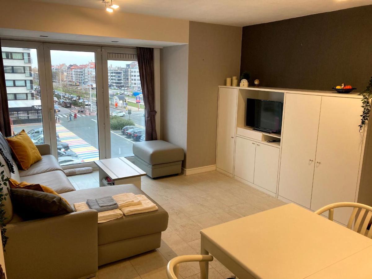 Studio Met Zeezicht Op Heldenplein Knokke-Heist Exterior foto