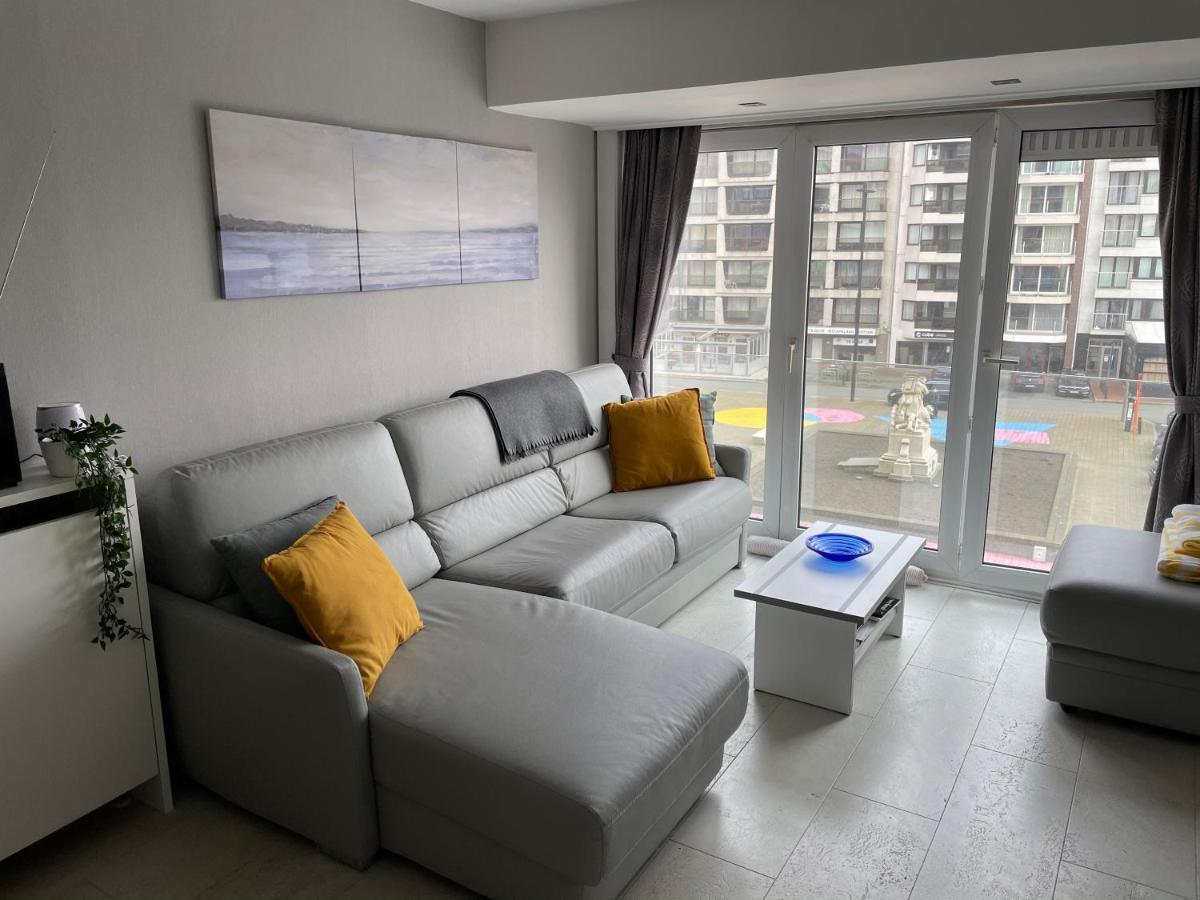 Studio Met Zeezicht Op Heldenplein Knokke-Heist Exterior foto